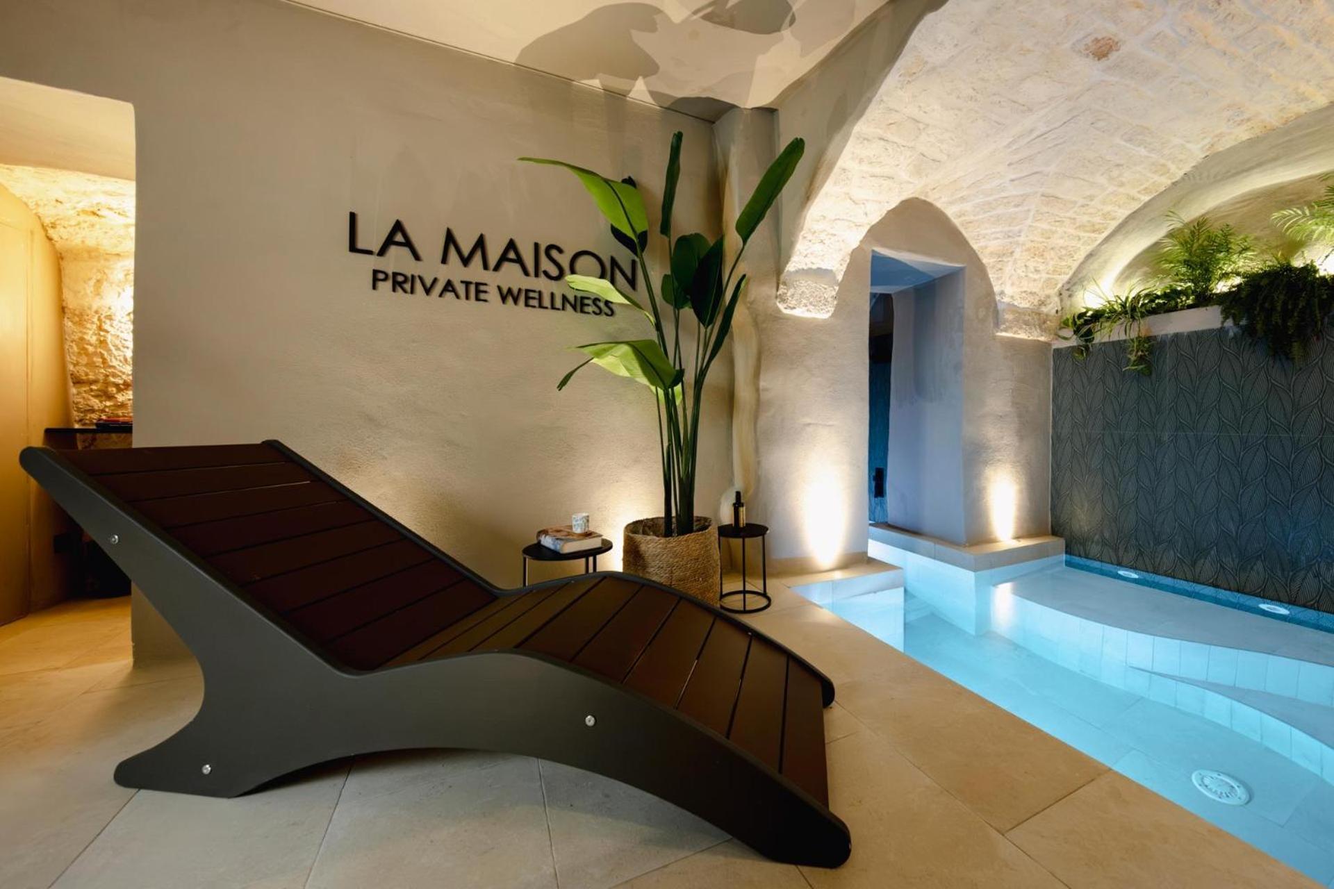 La Maison - Private Wellness ออสตูนี ภายนอก รูปภาพ